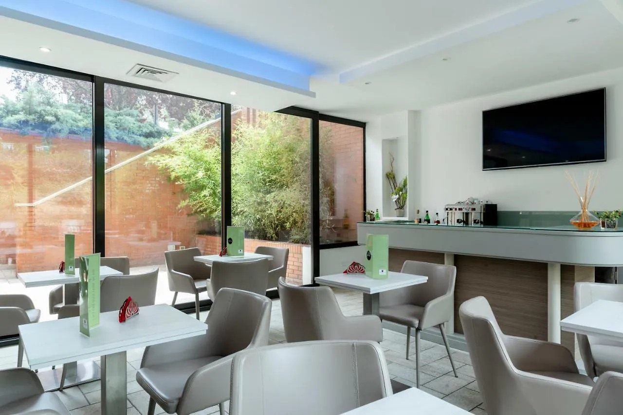 סיינה Hotel Executive