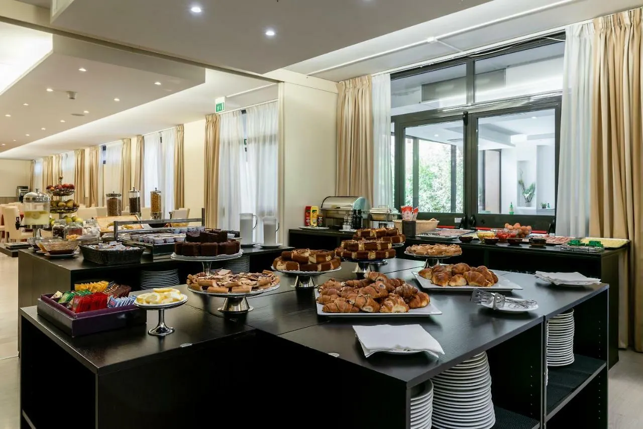 Hotel Executive Siena 4*,  Italy